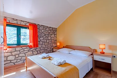 APARTMAN ÐONI 2 by Villas Guide