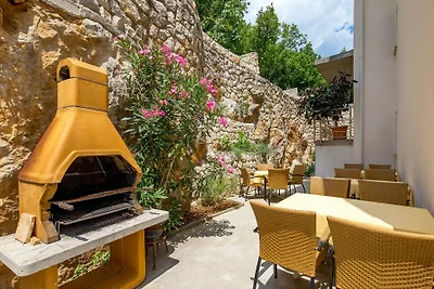 Apartman Zora 1 by Villas Guide
