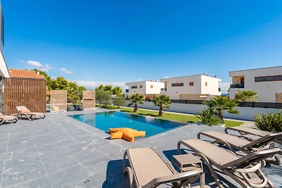 Suva Punta Elite by Villas Guide