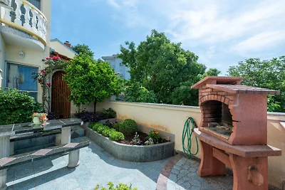 Apartman Lucija 2 by Villas Guide