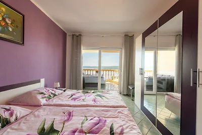 Apartman Lucija 5 by Villas Guide