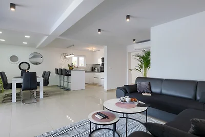 Villa La Perla by Villas Guide