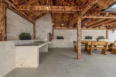 Villa Jollie by Villas Guide