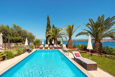 Villa Palace Clara Apartment 2 island Krk by...