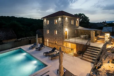 Villa Mila - Makarska by Villas Guide