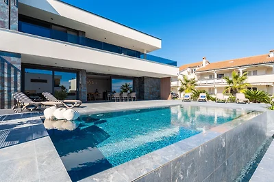 Suva Punta Luxe by Villas Guide