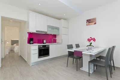 Apartman Mia 5 - Omiš by Villas Guide