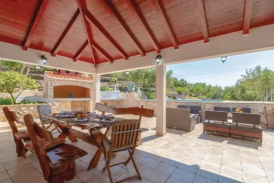Villa Peace & Quiet by Villas Guide
