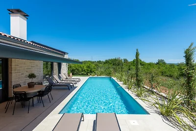 Villa Flores by Villas Guide