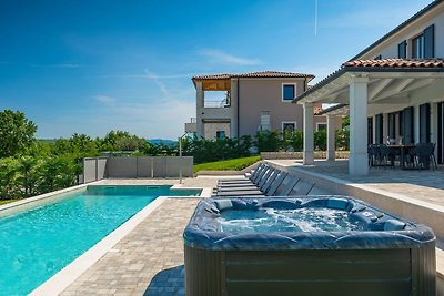 Luxury villa Arman with pool in Vižinada