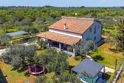 Holiday Home Lara's Oasis by Villas Guide