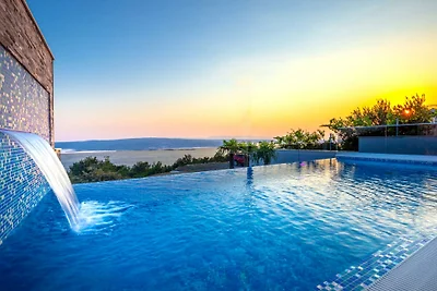 Villa Sun View by Villas Guide