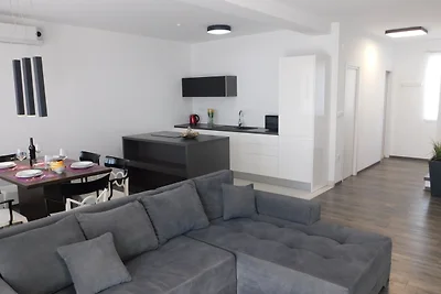 Luxury Villa Mer pool apartman by Villas...