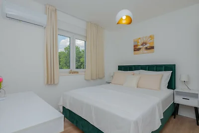 Villa Kristina - Makarska by Villas Guide