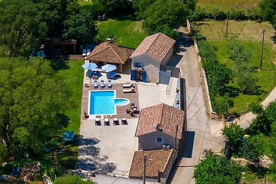 Lukini dvori by Villas Guide