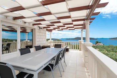 Villa Mediterana by Villas Guide