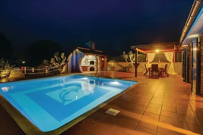 House Victoria 1 by Villas Guide