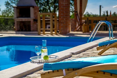 Villa Olea - Višnjan by Villas Guide