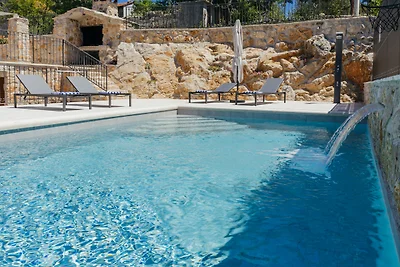 Villa Mila - Makarska by Villas Guide