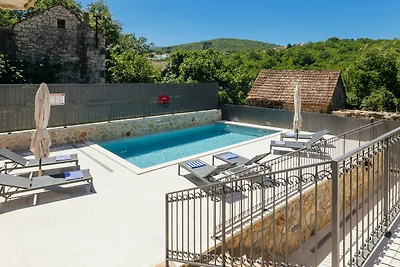 Villa Mila - Makarska by Villas Guide
