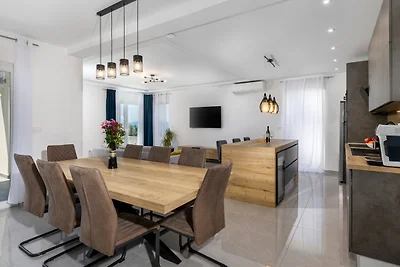 Villa Luminosa by Villas Guide