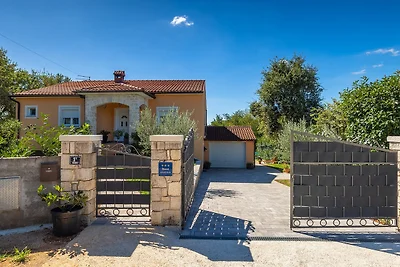 Villa Alma by Villas Guide