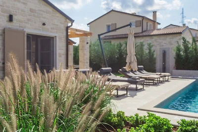 Villa No.18 by Villas Guide