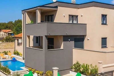 Villa Noemi-Ližnjan by Villas Guide