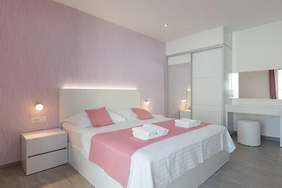 Apartman Mia 4 - Omiš by Villas Guide