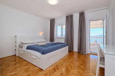 Apartment Mediera sea view 1 by Villas Guide