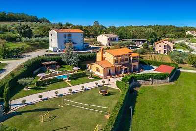 Beautiful Villa Parenzana with pool in...