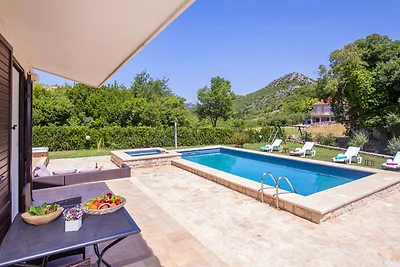 Villa Olive by Villas Guide