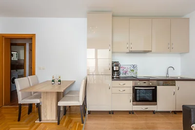 Apartman Zora 3 by Villas guide