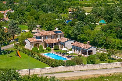 Rustic villa St. Martina with pool in Tinjan