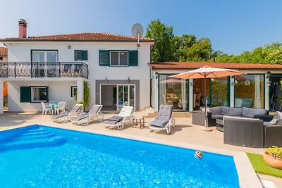 Villa Lara by Villas Guide