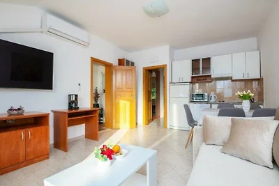 Apartment Azzurro 2 by Villas Guide