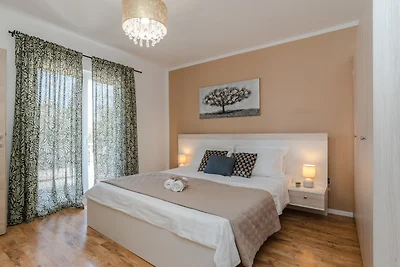 Villa Olive-Privlaka by Villas Guide