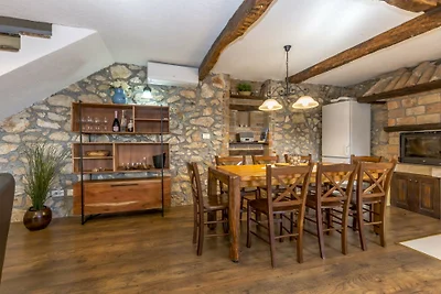 Stone House Obrš by Villas Guide