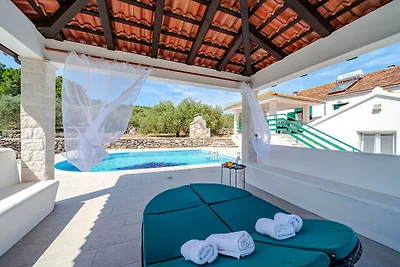 Villa Bradat by Villas Guide