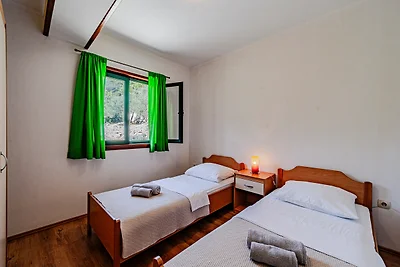 APARTMAN ÐONI 2 by Villas Guide