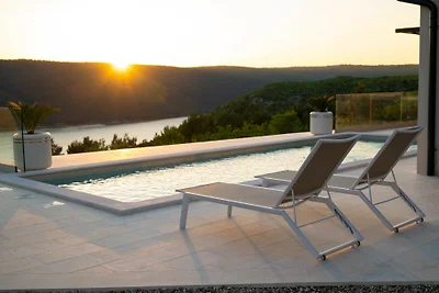 Vila Laguna Blu by Villas Guide