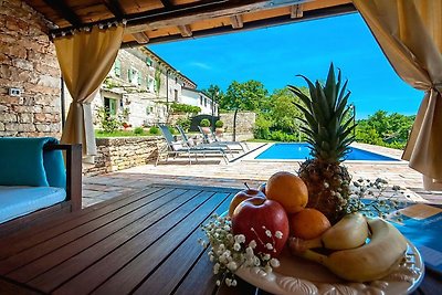 Rustic villa Casa Mazuli with pool in...