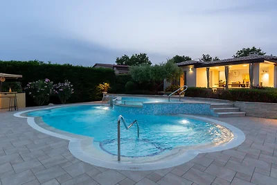 Villa Filton by Villas Guide