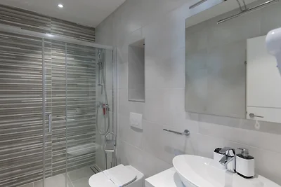 Apartman Mia 5 - Omiš by Villas Guide