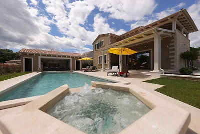 Villa Jakob by Villas Guide