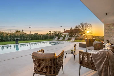 Villa Asmoa by Villas Guide