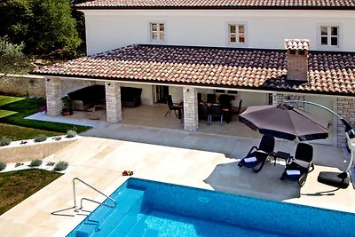 Villa Lori by Villas Guide