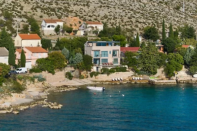 Villa Hemingway beachfront by Villas Guide