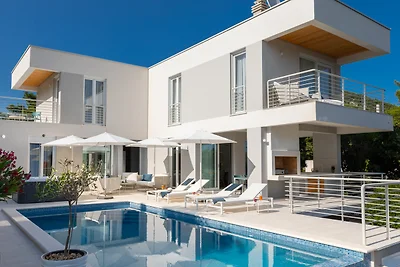 VILLA MON AMOUR by Villas Guide