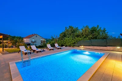 Villa Wally with outdoor pool by Villas Guide